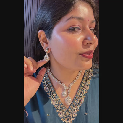 Golden Dhrishya Kundan Necklace Set