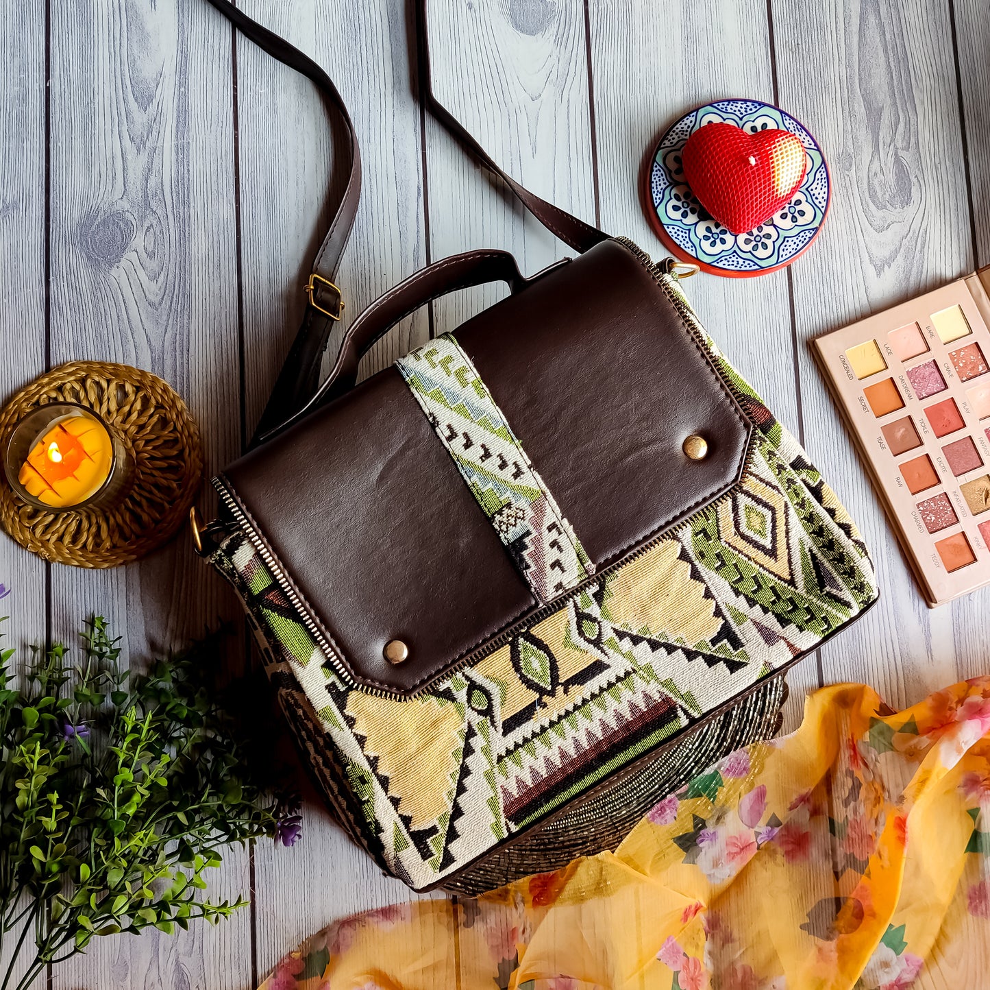 ENCHANTED GEO XL SLING BAG - GREEN
