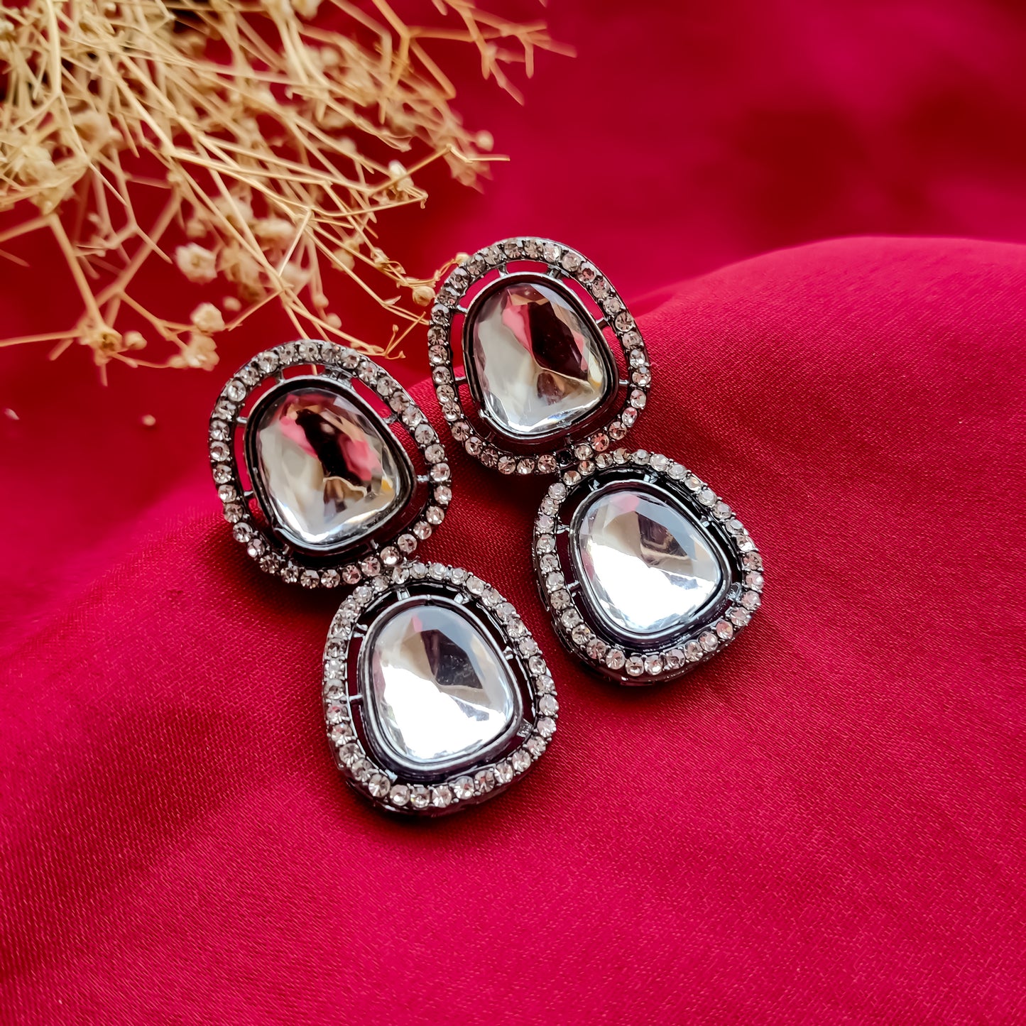 Black Metal Polki Look Alike Necklace Set with Earrings
