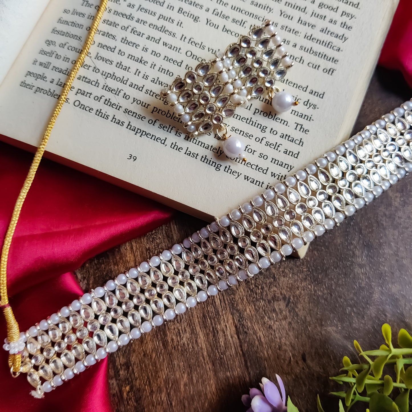 Rida Dabi Golden Kundan Necklace Set with Earrings