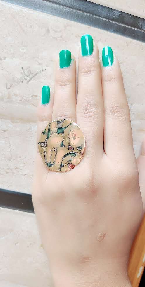 ROUND GOLDEN STATEMENT ADJUSTABLE RING