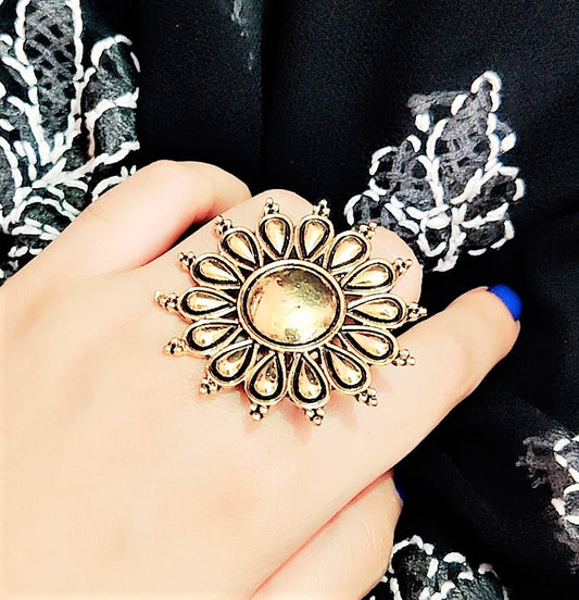 FLORAL GOLDEN ADJUSTABLE RING