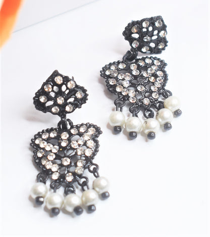 Black Minimalist lightweight Earring