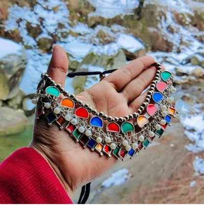 FIZA HALF MOON NECKLACE