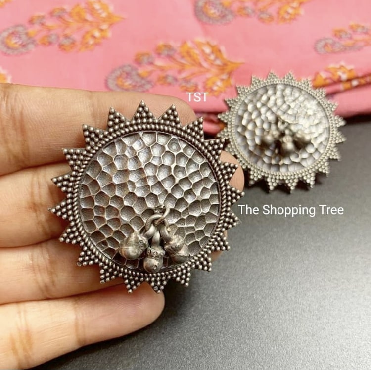 TURTLE SKIN SILVER LOOK ALIKE STUD EARRING